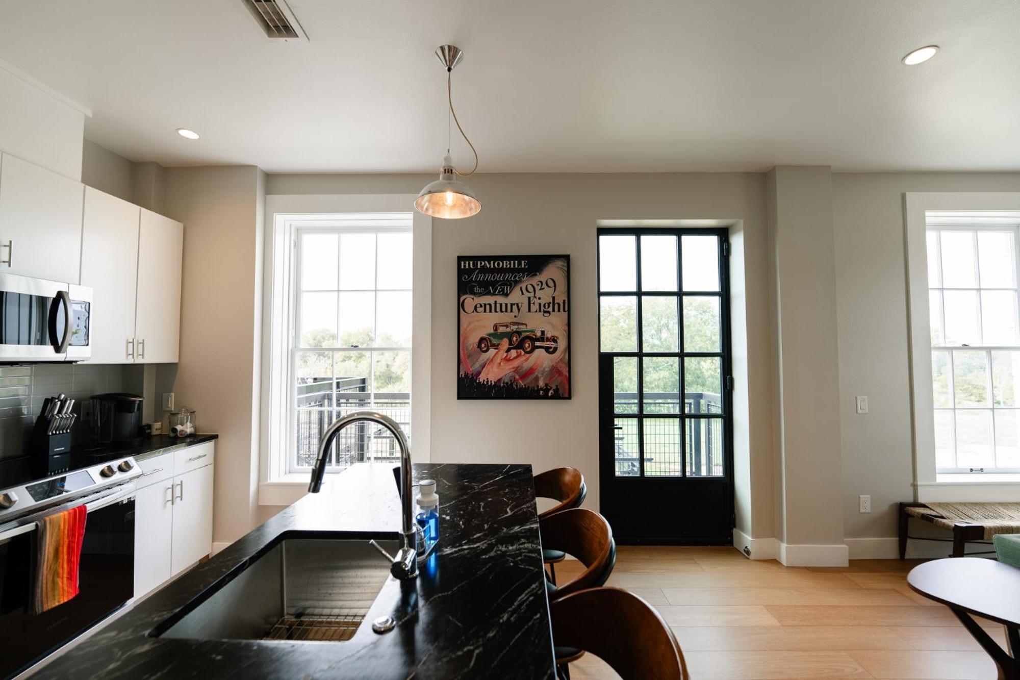 Western 1924 Luxury Lofts Martindale Zewnętrze zdjęcie