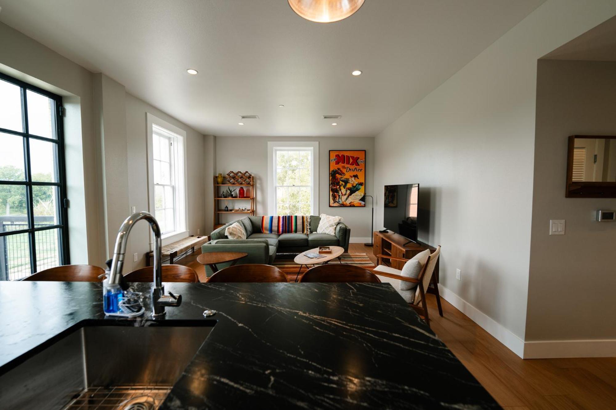 Western 1924 Luxury Lofts Martindale Zewnętrze zdjęcie